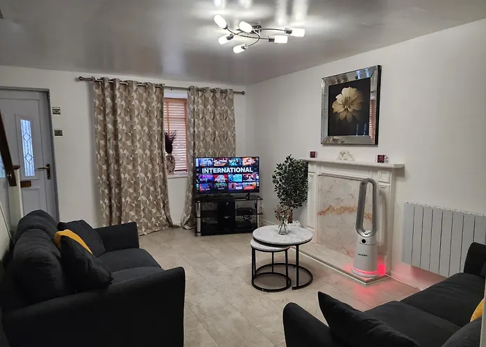 Temade Homes - 2 Bed Graceful Holiday Home